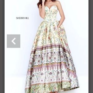Sherri Hill 50797 NWT size 4 yellow floral prom